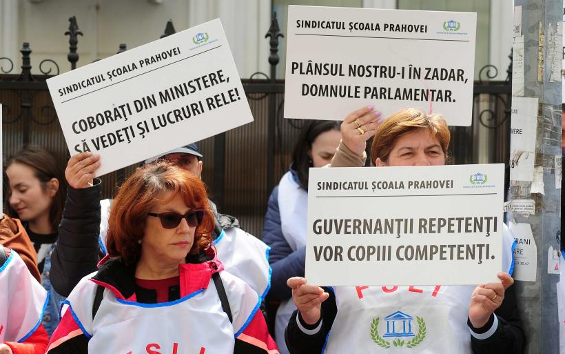 Sindicaliștii furioși pichetează Ministerul Educației: Protest împotriva reduceri cheltuielilor de personal din 2026! 19006088