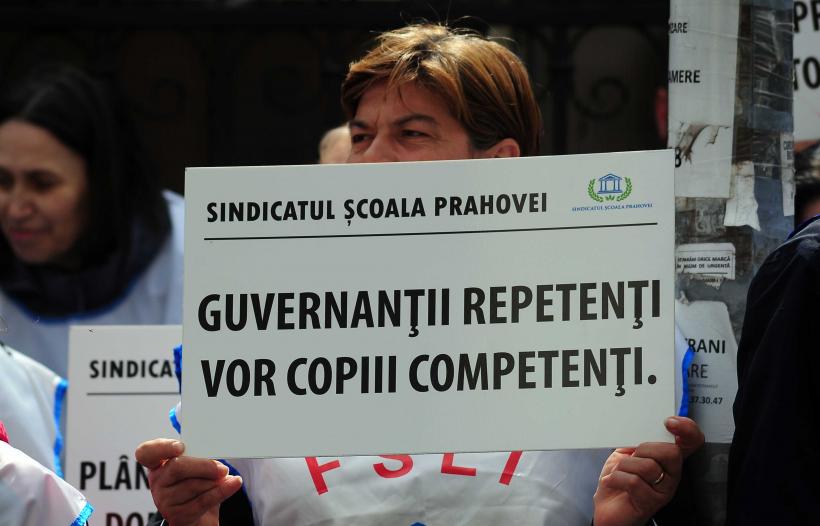 Sindicaliștii furioși pichetează Ministerul Educației: Protest împotriva reduceri cheltuielilor de personal din 2026! 19006091