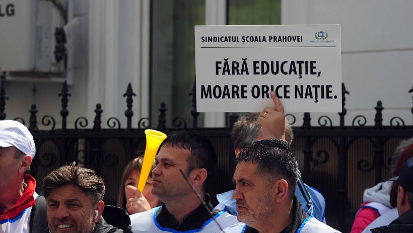Sindicaliștii furioși pichetează Ministerul Educației: Protest împotriva reduceri cheltuielilor de personal din 2026! 19006100