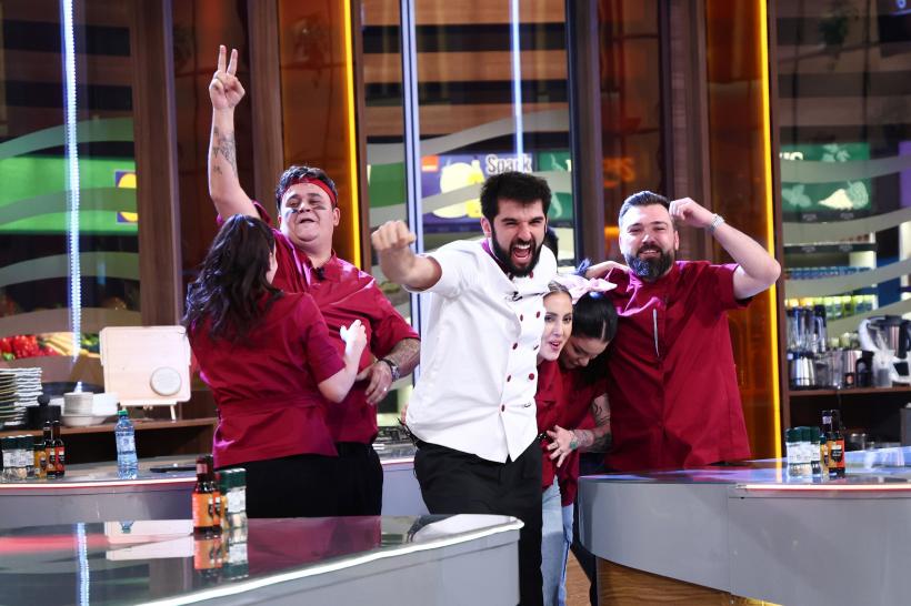 Record de audiență pentru acest sezon cu ediția Chefi la cuțite de ieri. Echipa bordo, victorioasă aseară. Raluca Bădulescu vine diseară în bucătăria show-ului culinar 19006024