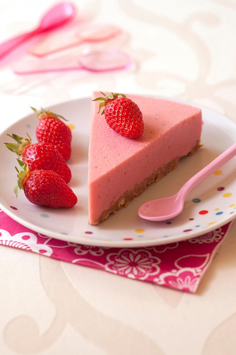 Desert de vară: Cum să prepari tort cu căpșuni și mascarpone