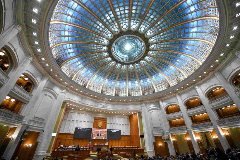 30 de „extremiști” și „georgiști” de bine din Parlament, dar și pesediști traseiști nu-l vor pe Bolojan plecat de la Palatul Victoria 19006187