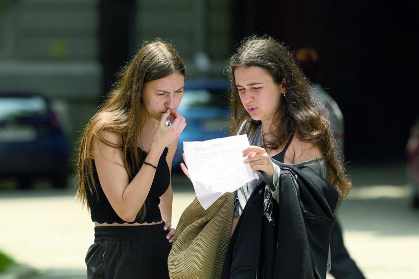 Schimbare majoră la clasă: Ce vor studia liceenii din toamnă, după noile programe aprobate