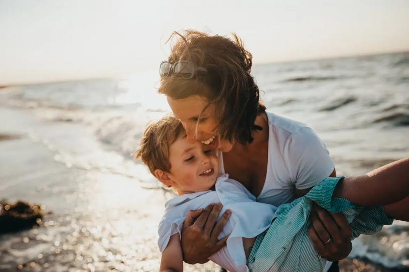 De ce uităm amintirile plăcute? Pentru că nu le dăm suficientă atenție 