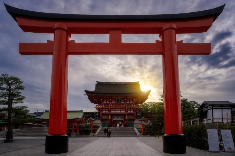 Șapte din 100 de tineri japonezi sunt „prea dependenți” de rețelele de socializare 19006593