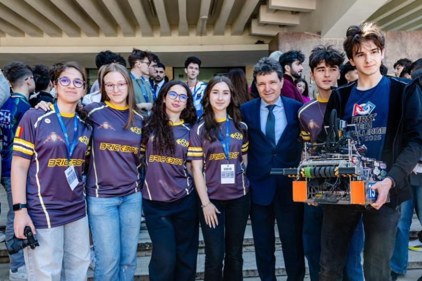România domină robotica mondială: echipa Velocity din Brăila câștigă titlul suprem la Houston 19006708