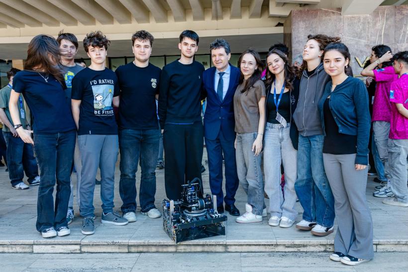 România domină robotica mondială: echipa Velocity din Brăila câștigă titlul suprem la Houston 19006710