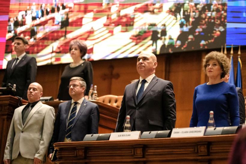 Guvernul Bolojan a fost DEMIS. Moțiunea de cenzură a fost votată de 281 de parlamentari