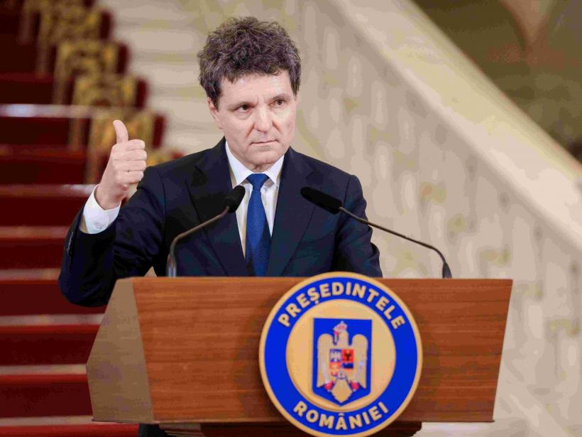 Bolojan l-a egalat pe Cîțu. 281 de voturi din Parlament l-au trimis acasă. Trei din cei patru prim-vicepreședinți PNL vor să continuie guvernarea 19007098