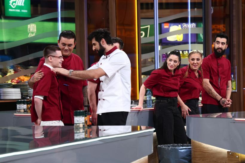 Chefi la cuțite, lider de audiență. Echipa bej, condusă de Chef Ștefan, a câștigat ieri battle-ul, iar Chef Sautner l-a salvat pe Florin Stamin de la eliminare 19007368