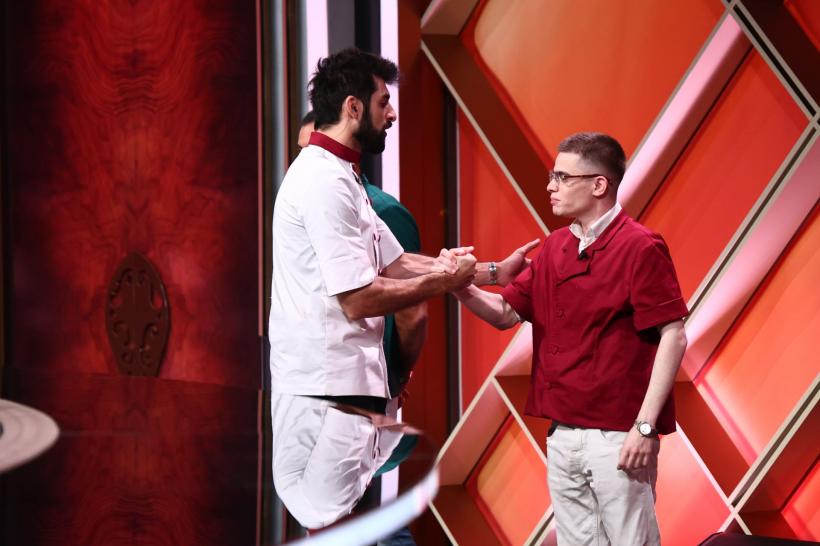 Chefi la cuțite, lider de audiență. Echipa bej, condusă de Chef Ștefan, a câștigat ieri battle-ul, iar Chef Sautner l-a salvat pe Florin Stamin de la eliminare 19007369