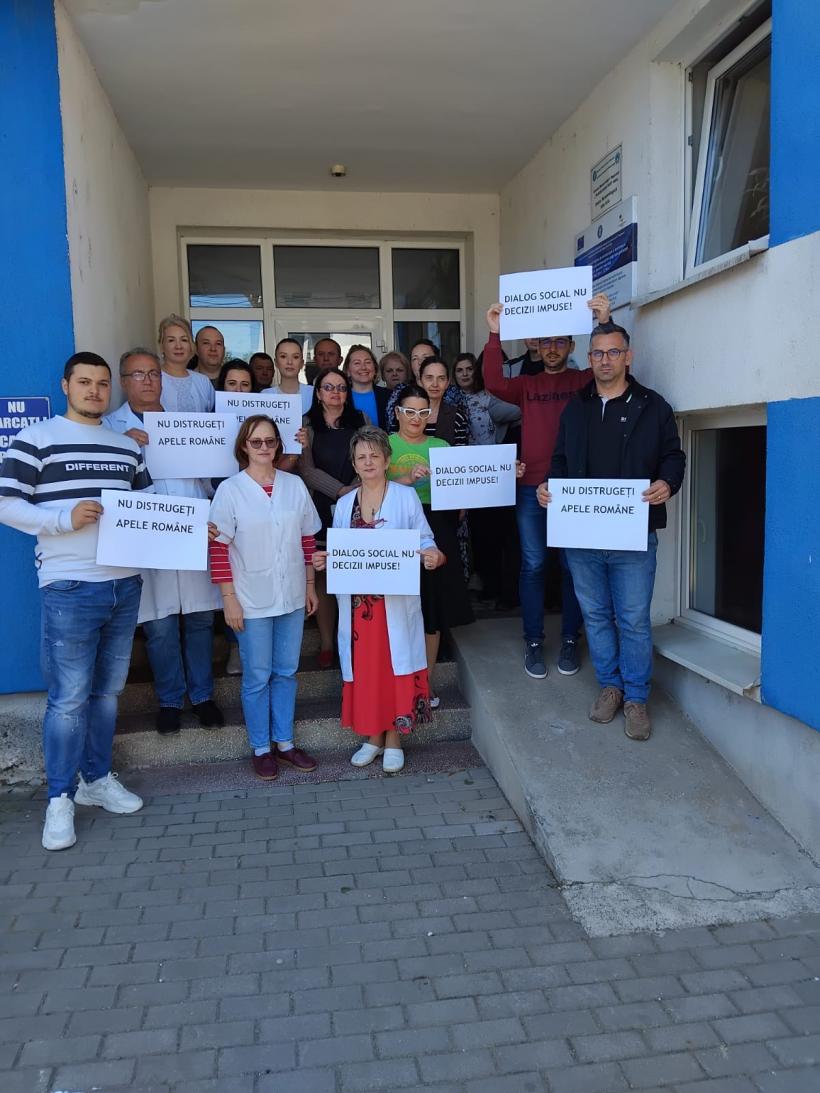 Țara potopului. „Cei mai proști oameni ai partidelor”, făcuți șefi la Ape 19007257