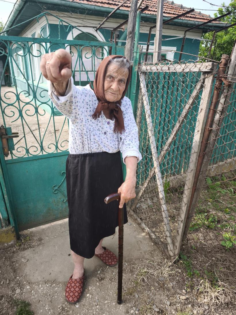 REPORTAJ: Ziua Propagandei Finale la Budeștii de Călărași. Poveste de coasă într-un cimitir sovietic din Bărăgan 19007760