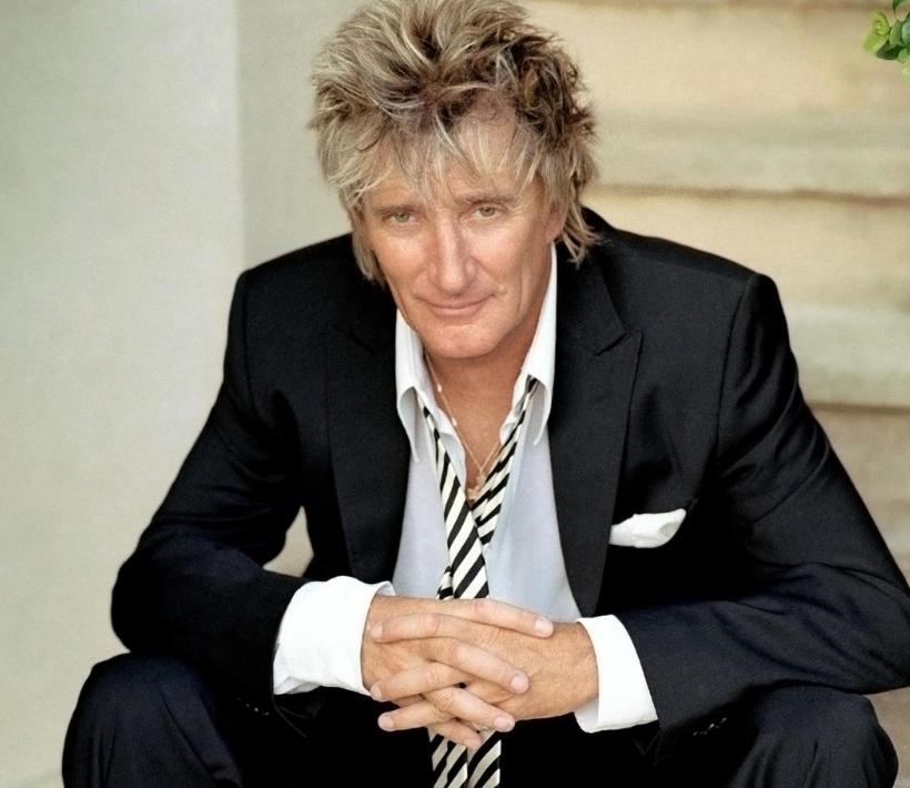 Rod Stewart ironizează lipsa de reacție a lui Trump la glumele Regelui Charles 