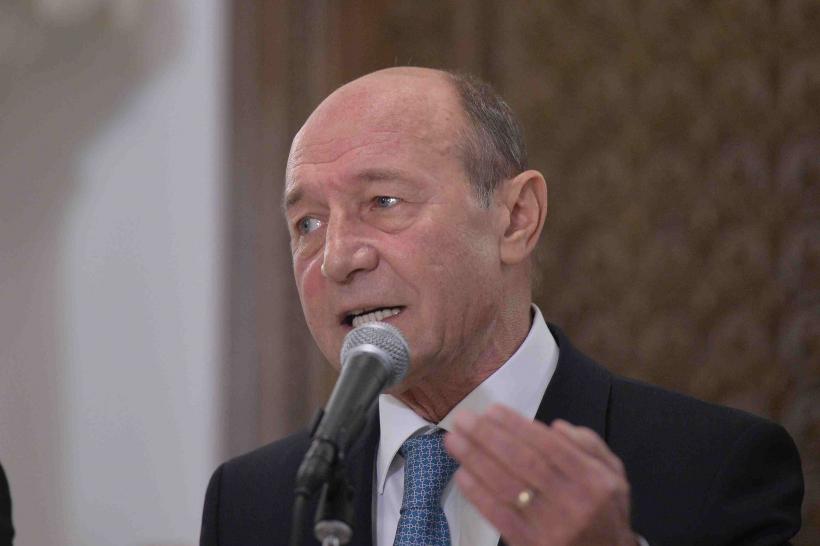 Până aici s-a ajuns. Un lider important al PNL susține că Băsescu a fost victima PSD, așa cum se întâmplă și cu Ilie Bolojan 19008141