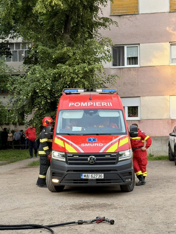 Soțul mort, soția în stop cardiac. Incendiu criminal la Satu Mare