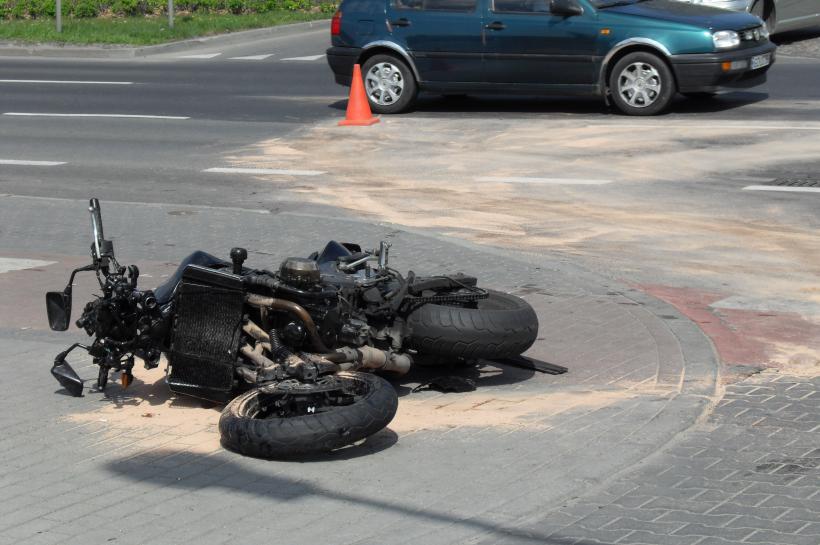 Accident cumplit în Capitală. Un motociclist a murit după ce a căzut pe carosabil