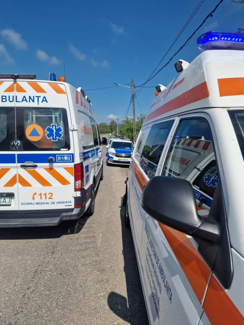Accident grav în Gorj: Patru răniți după ce o mașină a lovit un copac la Polovragi