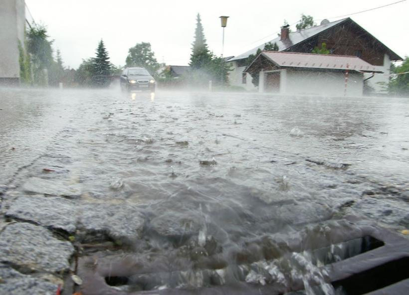 Avertizare meteo imediată de vreme severă! Ploi torențiale, grindină și vânt puternic. Iată lista localităților afectate