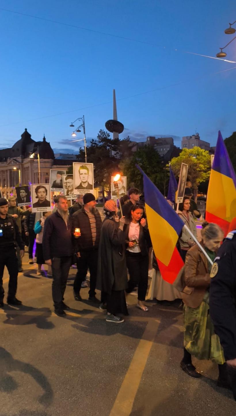 Reportaj: La adunarea „Sfinților”: între povești de chin și „torționari” 19008824