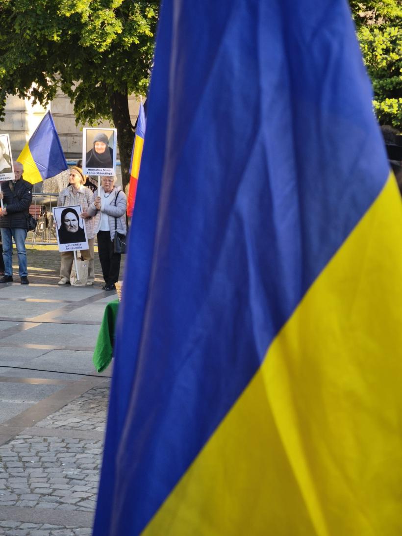 Reportaj: La adunarea „Sfinților”: între povești de chin și „torționari” 19008830