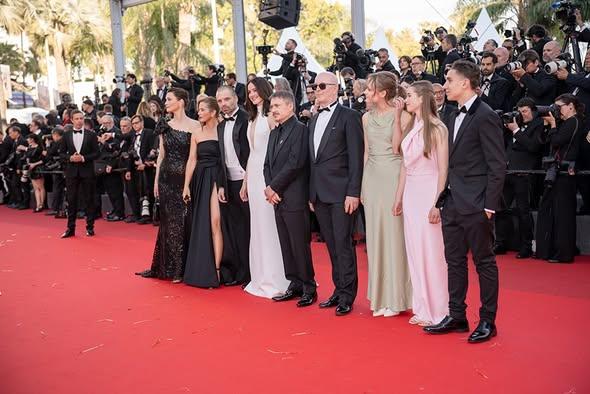 Mungiu și Sebastian Stan au cucerit Cannes-ul: Mesajul de mândrie transmis de Ministerul Culturii 19009277