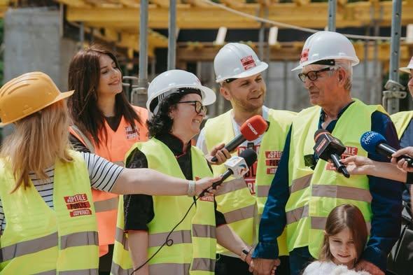 Actorul Eric Roberts a vizitat lucrările noii clinici de Psihiatrie Pediatrică de la Obregia