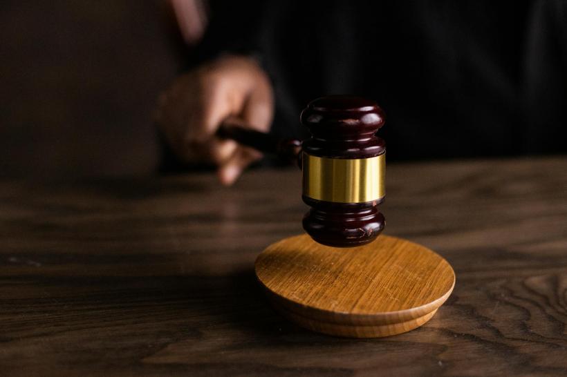 Șefii din Justiție au decis în secret ca magistrații să primească în continuare diurnă de 2% pe zi
