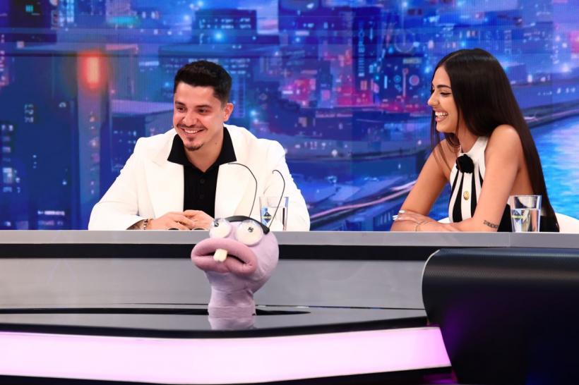 Bogdan de la Ploiești este invitatul zilei la Furnicuțele, de la ora 17:00, la Antena 1! Iubita lui, Vanessa, băieții și părinții săi îl vor surprinde cu apariția în platoul show-ului! 19009364