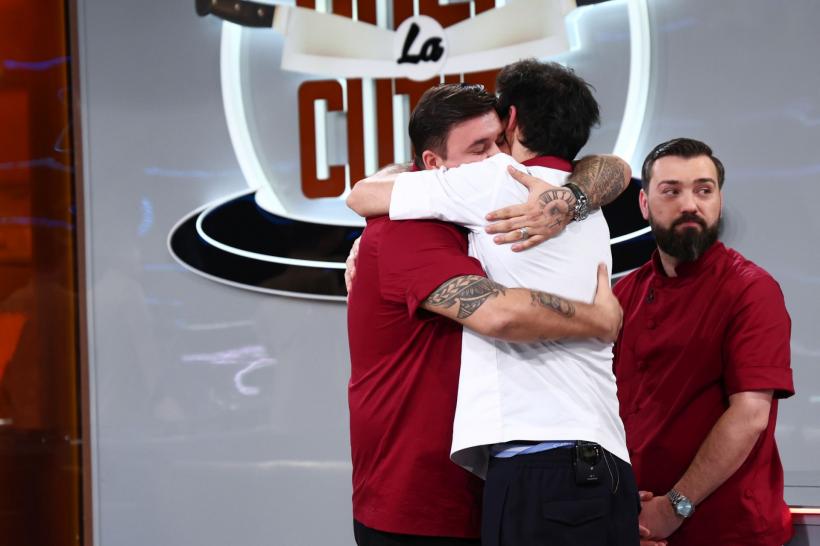 Chefi la cuțite, lider de audiență. Victorie pentru echipa gri, cu doar doi oameni, ieri seară.  Florinel Ungureanu și Florin Stamin au ieșit din concurs.  Diseară, ultimul battle decide semifinaliștii! 19009442