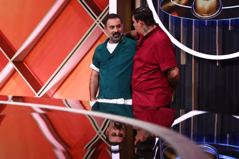 Chefi la cuțite, lider de audiență. Victorie pentru echipa gri, cu doar doi oameni, ieri seară.  Florinel Ungureanu și Florin Stamin au ieșit din concurs.  Diseară, ultimul battle decide semifinaliștii! 19009446