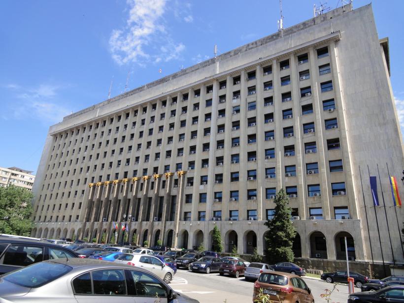 Liftul care s-a prăbușit în Palatul CFR fusese reparat cu doar o zi înainte. Administrator: „Dacă ei au zis că merge, merge”