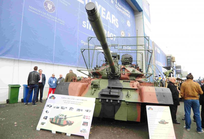 Problema industriei noastre de armament: are ținta, dar n-are pușca  19009677