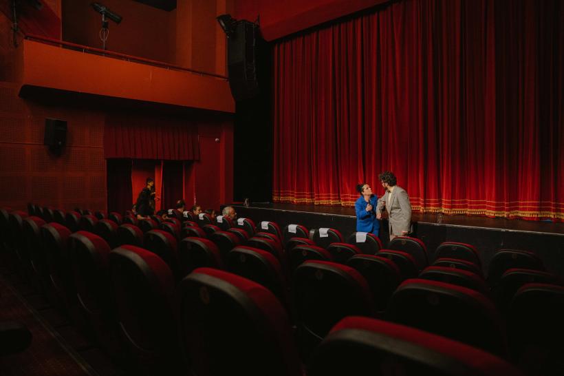 Teatrul EXCELSIOR se alătură evenimentului Noaptea Muzeelor și programează spectacolul itinerant MICKEY MOUSE TREBUIE SĂ PLECE, un traseu performativ prin culisele unui liceu aflat în pragul imploziei 19009510