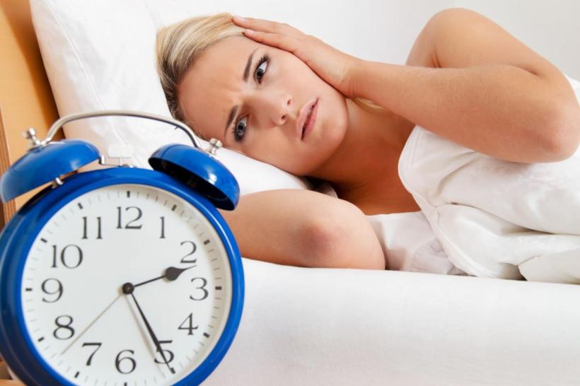 Semnalul ascuns din spatele trezirilor nocturne frecvente. Când trebuie să mergi la medic?