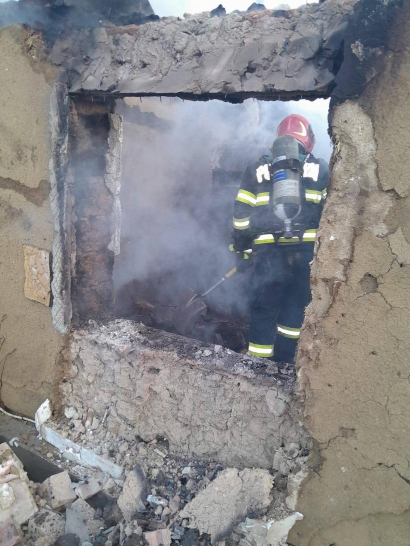 A adormit cu țigara aprinsă și a murit în incendiu. Tragedie în Botoșani 19010010
