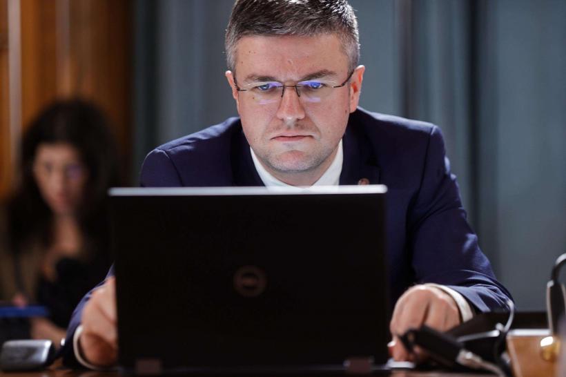 Ministrul Economiei: „Bani europeni destinați investițiilor în cloudul guvernamental, folosiți pentru salarii la ADR”