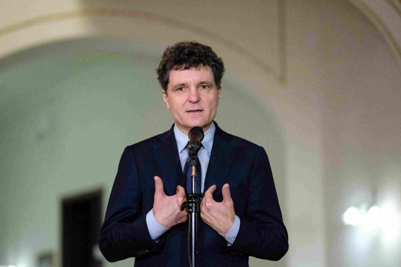Nicușor Dan se pregătește să scoată din joben premierul tehno-politician, cu priză și la PSD, și la USR, dar și la PNL