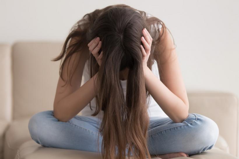 Strigăt de ajutor ignorat: Jumătate dintre adolescenții români se luptă cu gânduri suicidale