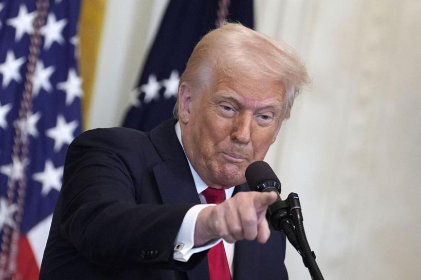 Justiția, armă personală: Procurorul general al SUA deschide o anchetă contra unei femei care l-a acuzat pe Trump de viol 19010543