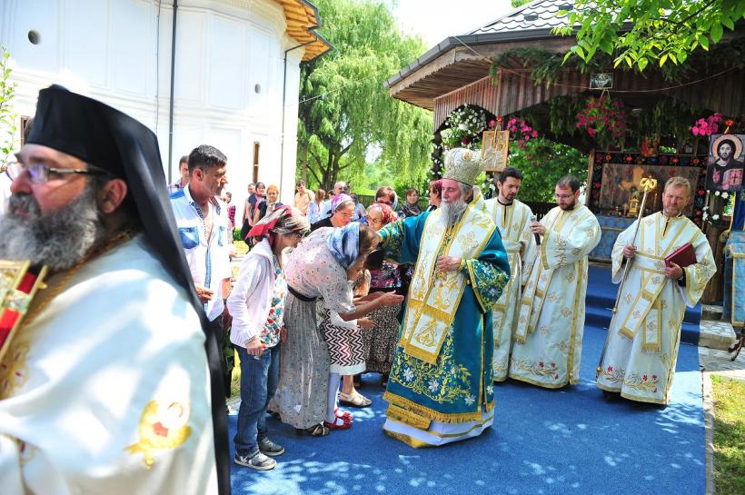 Ielele, călușarii și plantele de leac. Tradiții de Rusalii care au supraviețuit până astăzi