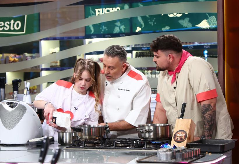 Întrecere savuroasă a echipelor de copii de la Chefi la cuțite – Viitorul are gust: diseară se desfășoară prima confruntare culinară. Jocul de început are ca premiu o amuletă! 19011273