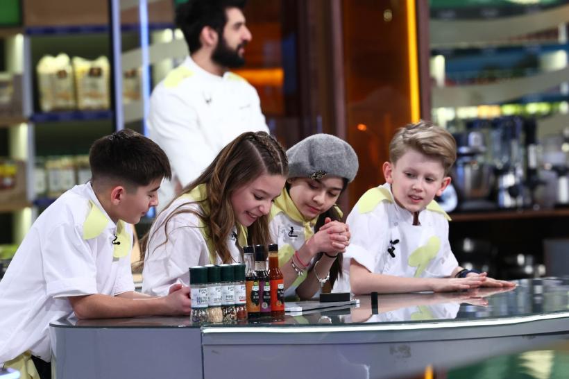 Întrecere savuroasă a echipelor de copii de la Chefi la cuțite – Viitorul are gust: diseară se desfășoară prima confruntare culinară. Jocul de început are ca premiu o amuletă! 19011277