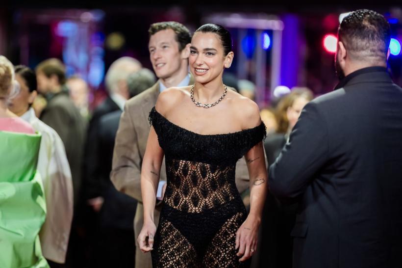 Nuntă surpriză în showbiz: Una dintre cele mai iubite artiste ale momentului s-a căsătorit în mare secret 19011159