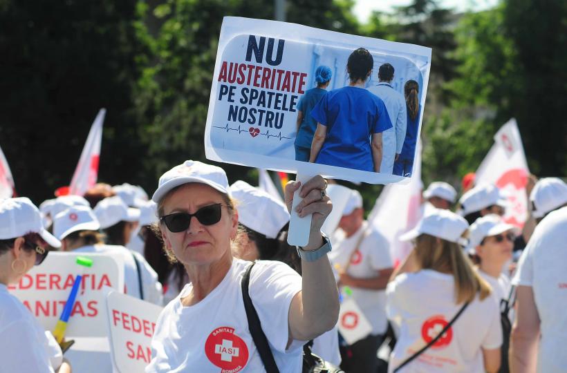 Proteste masive în București. Mii de angajați din sănătate au ieșit în stradă împotriva noii legi a salarizării 19011691