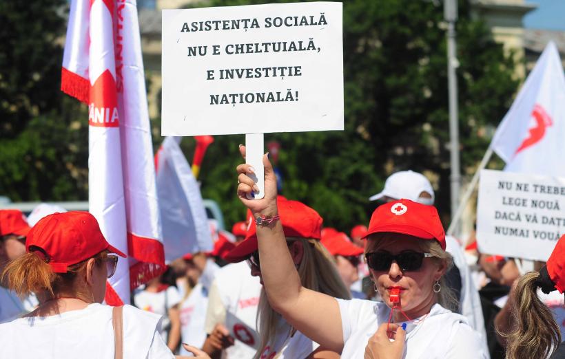 Proteste masive în București. Mii de angajați din sănătate au ieșit în stradă împotriva noii legi a salarizării 19011704