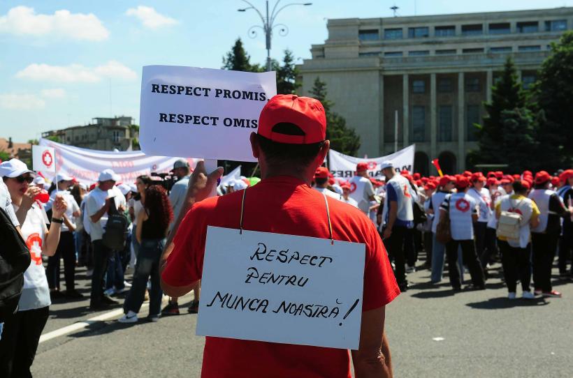 Proteste masive în București. Mii de angajați din sănătate au ieșit în stradă împotriva noii legi a salarizării 19011714