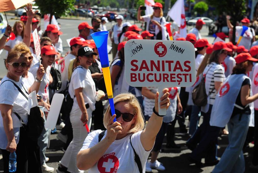 Proteste masive în București. Mii de angajați din sănătate au ieșit în stradă împotriva noii legi a salarizării 19011720