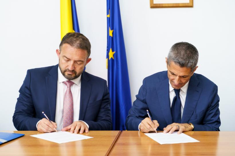Simbolul fotbalului românesc, pe aeronava olimpică: TAROM îl omagiază pe Mircea Lucescu 19011647