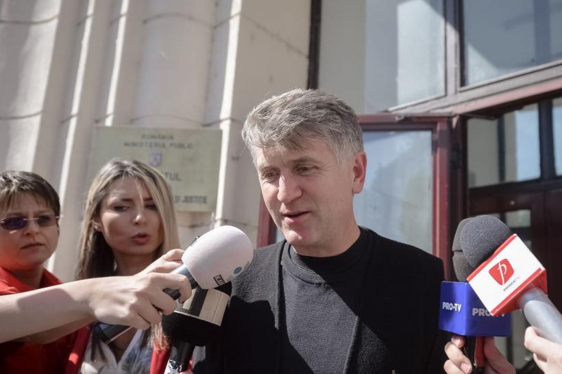 Descoperire impresionantă la perchezițiile făcute la Cristian Pomohaci. Munți de bani găsiți în casă: DOUĂ milioane de euro ascunse în opt valute